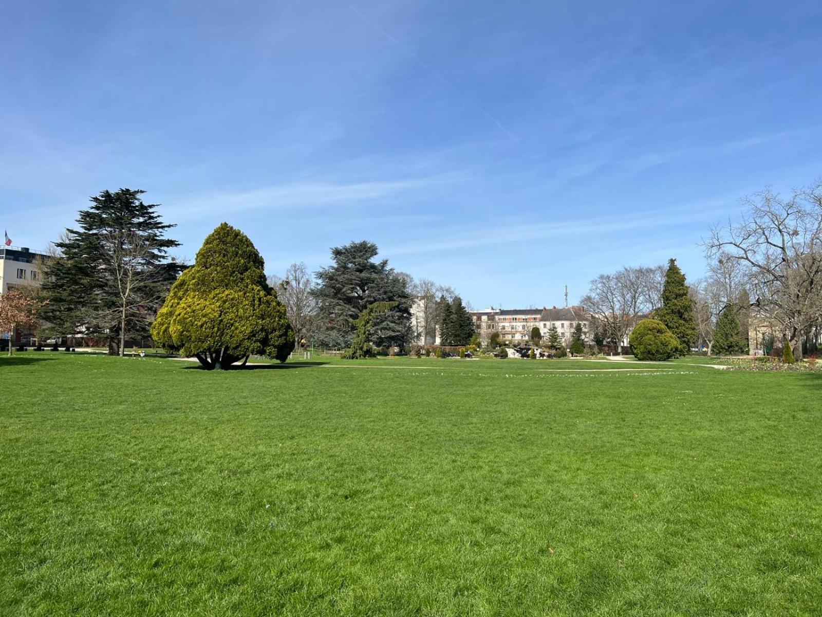 Appartement Au Duleing House Orleans Bagian luar foto